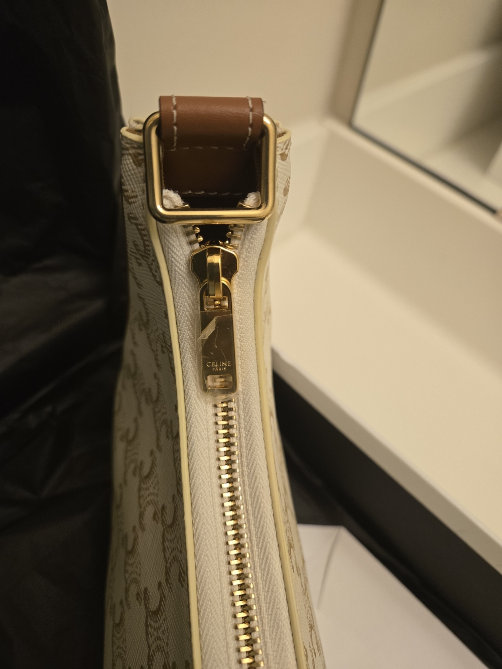 CELINE Small Triomphe Shoulder Bag in White/Beige - Picture 4 of 10